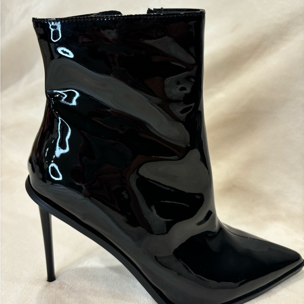 Steve Madden “Valley” high heeled black patent stilletto ankle boot US 10